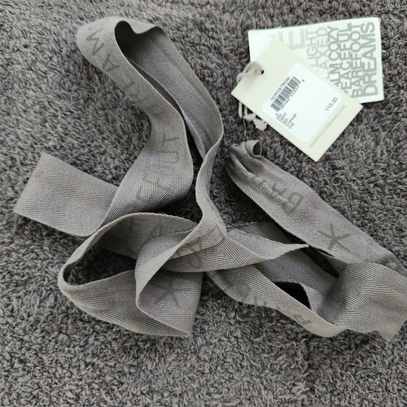 💕BAREFOOT DREAMS💕 Cozychic Lite Travel Shawl ~ Charcoal One Size NWT - Picture 5 of 8